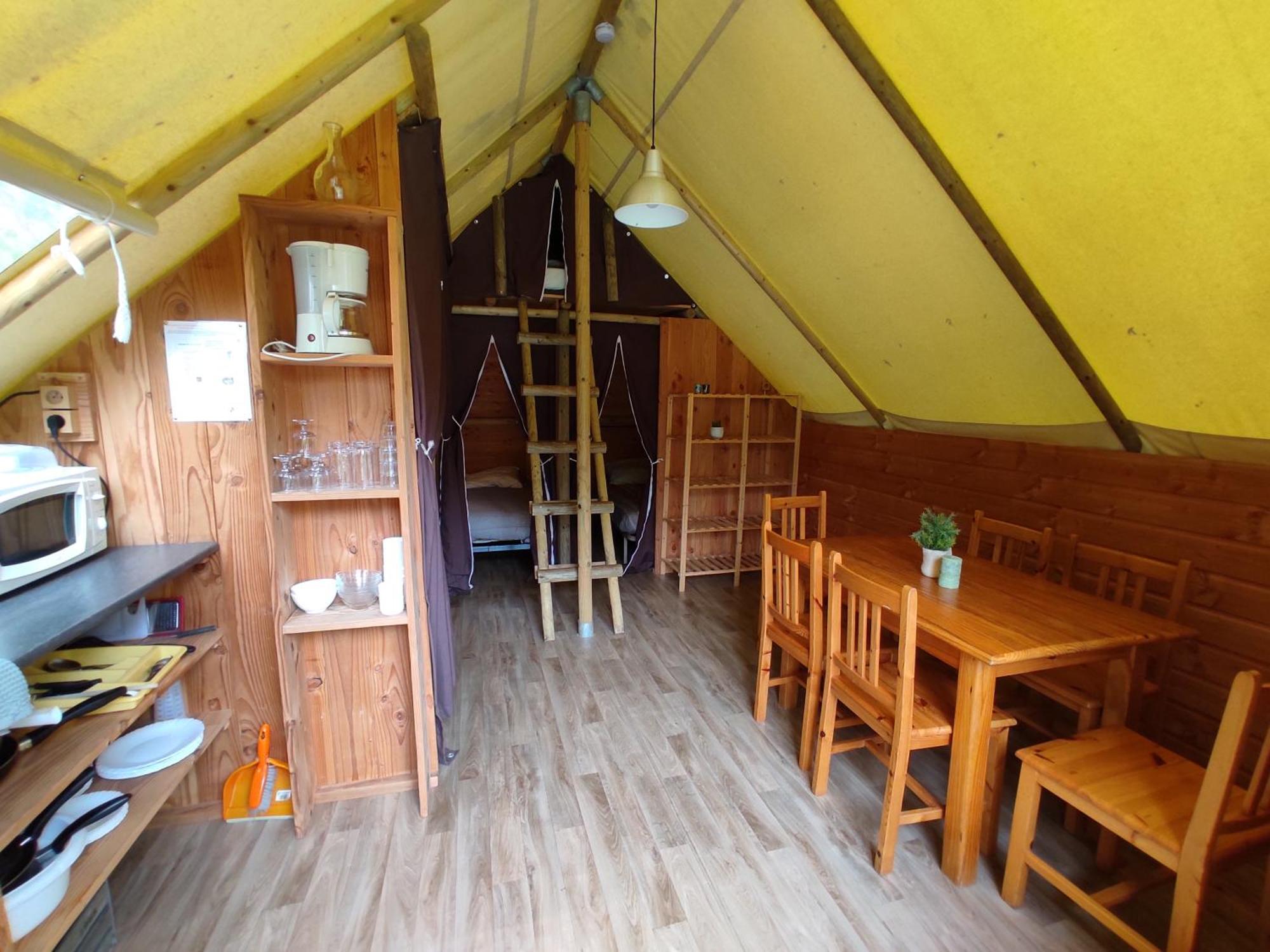 Camping Le Rouge Gorge **** 10' Puy Du Fou 塞夫勒河畔圣洛朗 外观 照片