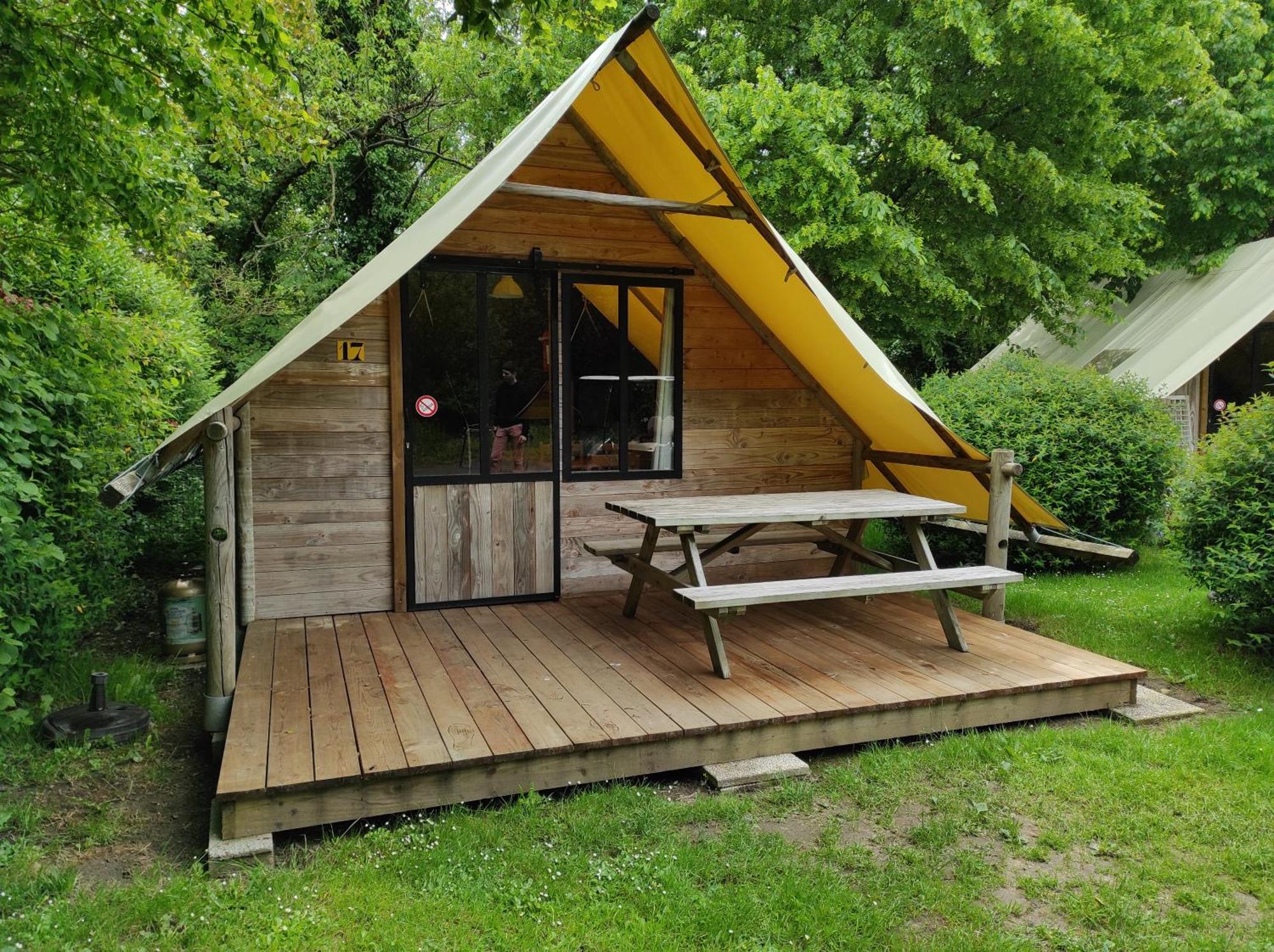 Camping Le Rouge Gorge **** 10' Puy Du Fou 塞夫勒河畔圣洛朗 外观 照片