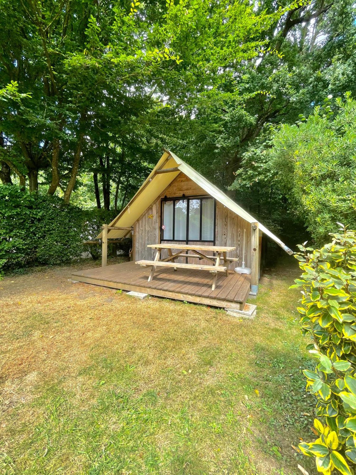 Camping Le Rouge Gorge **** 10' Puy Du Fou 塞夫勒河畔圣洛朗 外观 照片