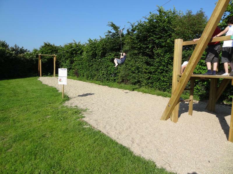 Camping Le Rouge Gorge **** 10' Puy Du Fou 塞夫勒河畔圣洛朗 外观 照片